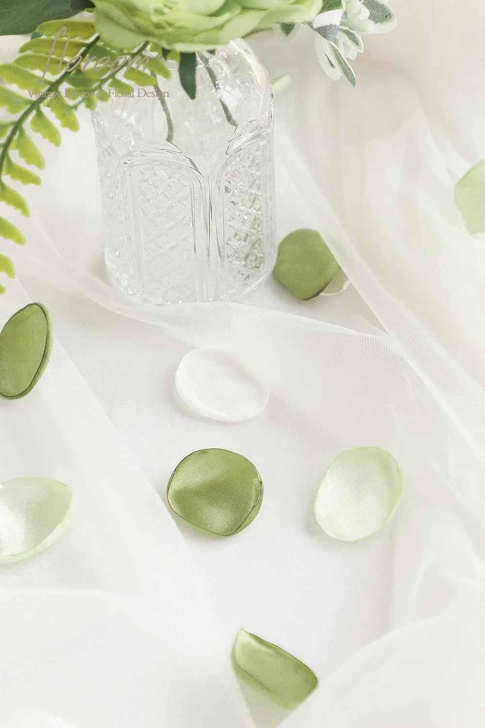 Floroom 300pcs Rose Petals Sage Green Elf Green Faux Silk Flower Petals for Wedding Flower Girl Basket Aisle Scatter Dinner Table Centerpieces Party Confetti Bridal Shower Romantic Night Decoration