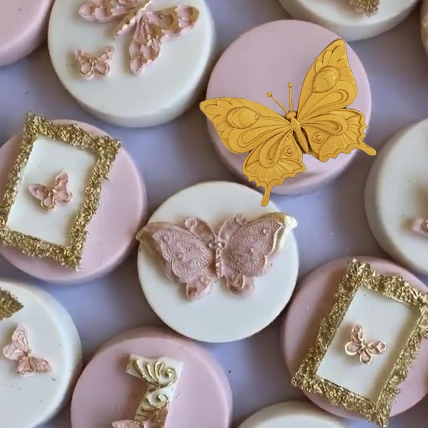 1 Pcs Exquisite Butterfly Fondant Moldfor Cake Decoration, Butterfly Chocolate Silicone Mold Surface Non-Stick Easy to Demould, for Baking Candy Flower Paste Dough Clay Projects Resin Pendants