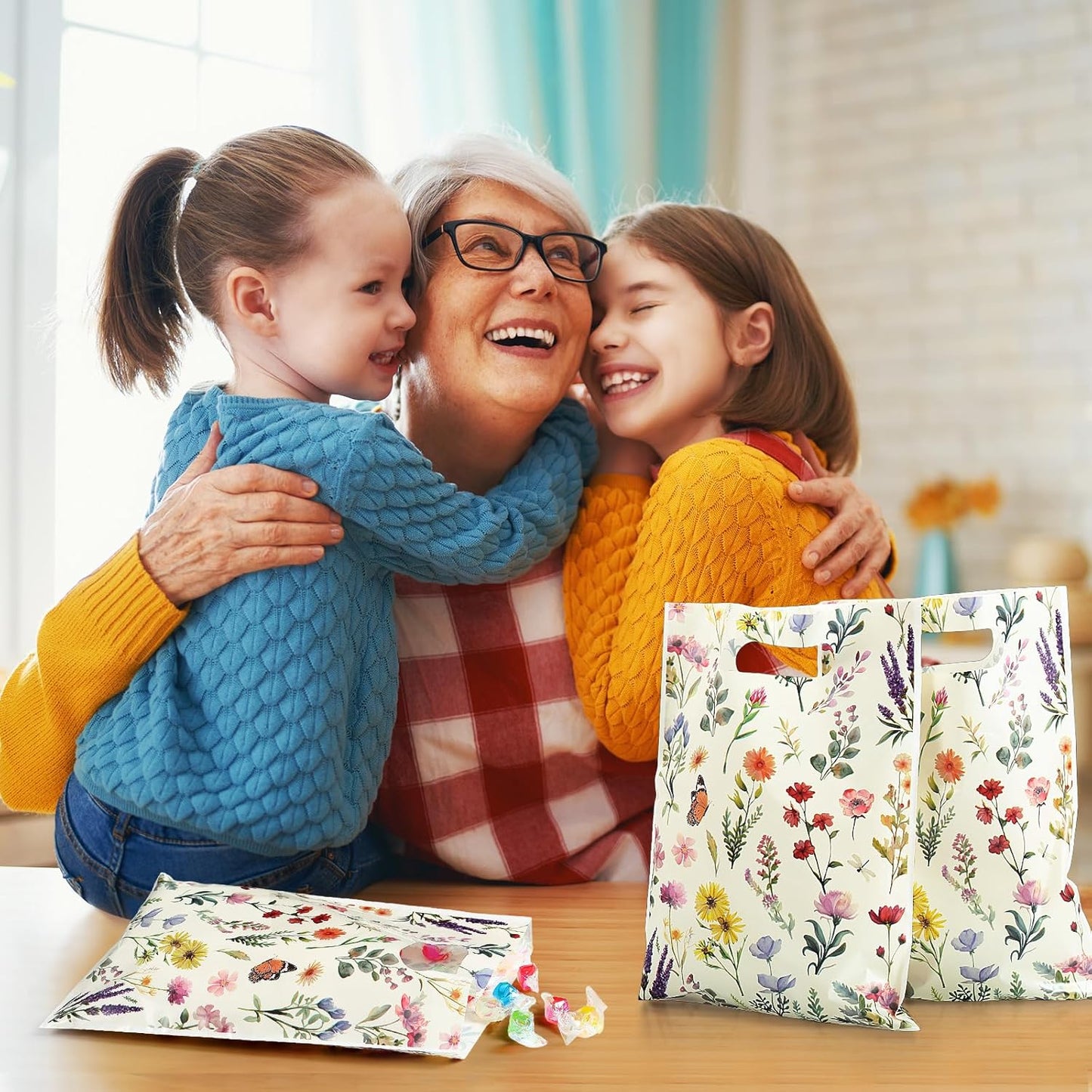 100 Pcs Wildfloral Gift Bags Vintage Wildflower Party Favor Bag with Handle Wildfloral Plastic Goodie Candy Treat Gift Wrapping for Summer Baby Shower Birthday Wedding Party Supplies (White)